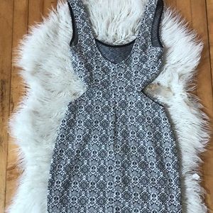 SOLEMIO black and white dress